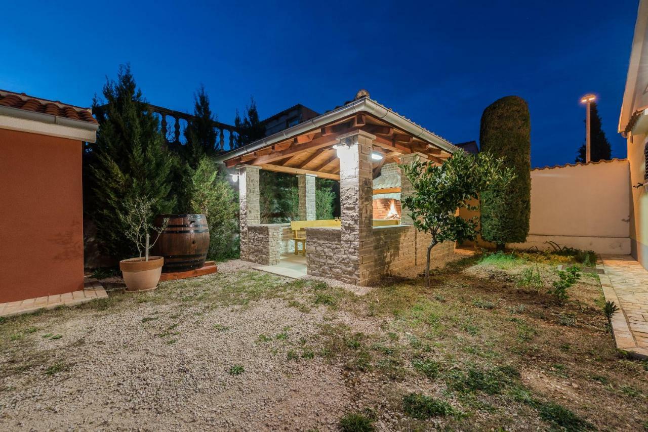Holiday House Lavanda ヴーシ エクステリア 写真